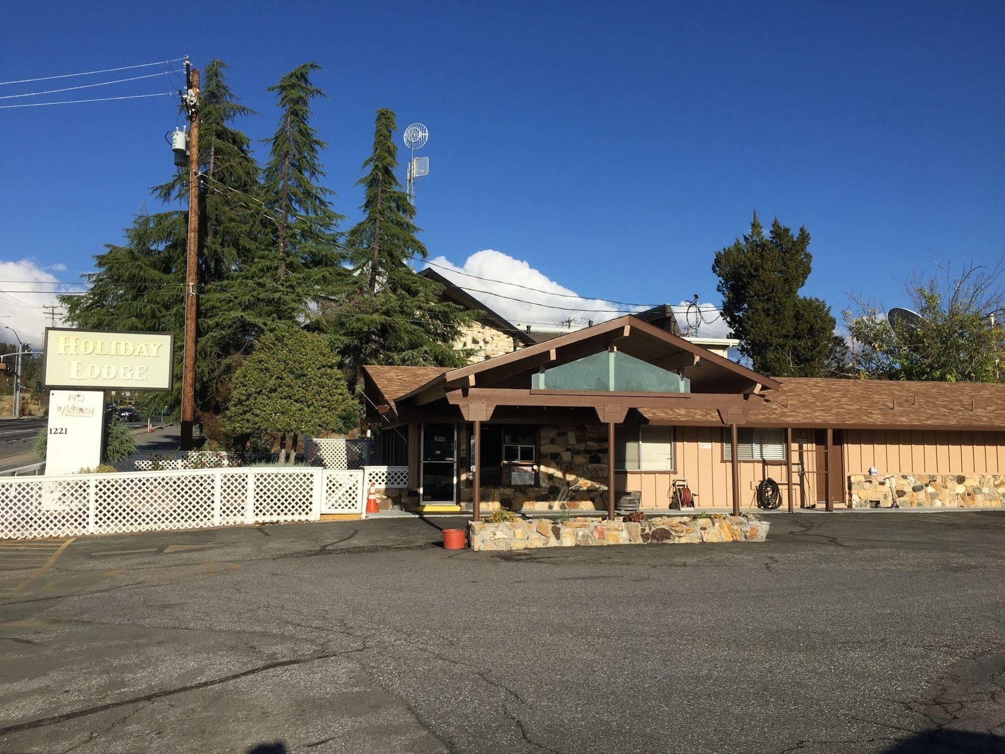 Holiday Lodge Grass Valley Exterior photo